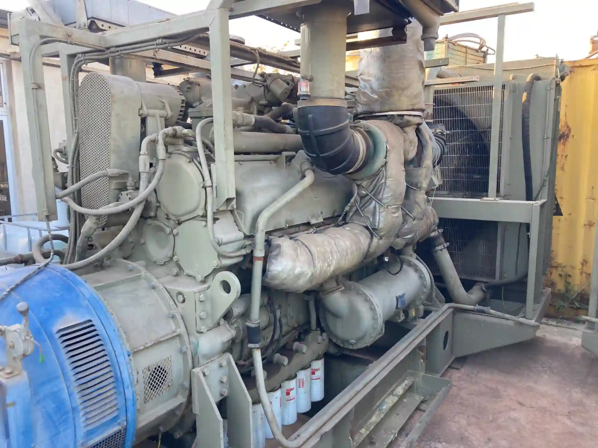 Generador eléctrico Diesel - EMERGENCIA
